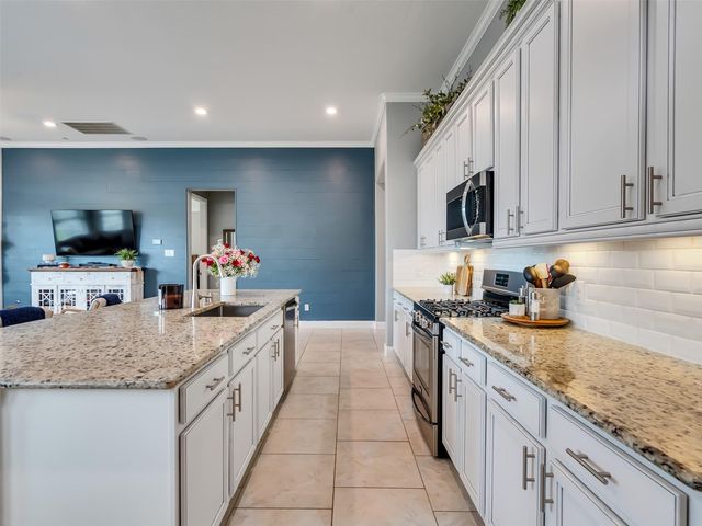 10602 Paula Bluff Lane, Cypress, TX 77433