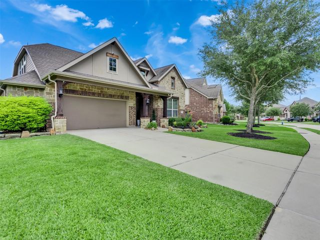 10602 Paula Bluff Lane, Cypress, TX 77433