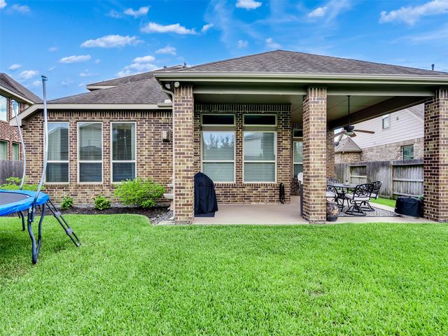10602 Paula Bluff Lane, Cypress, TX 77433