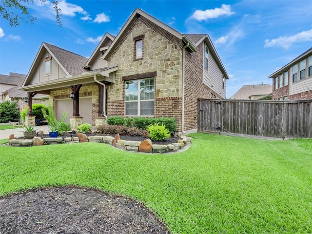 10602 Paula Bluff Lane, Cypress, TX 77433