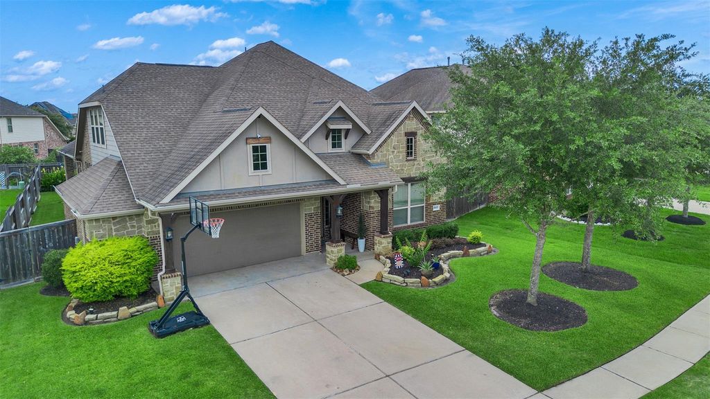 10602 Paula Bluff Lane, Cypress, TX 77433