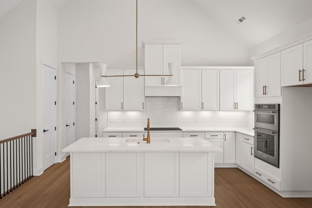 2060 Conductor Ln, Thompsons Station, TN 37179