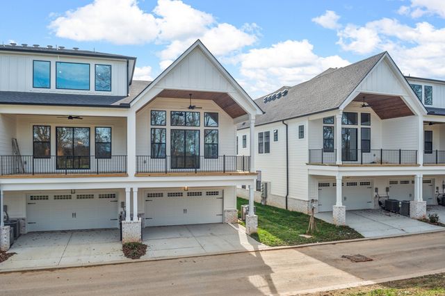 2060 Conductor Ln, Thompsons Station, TN 37179