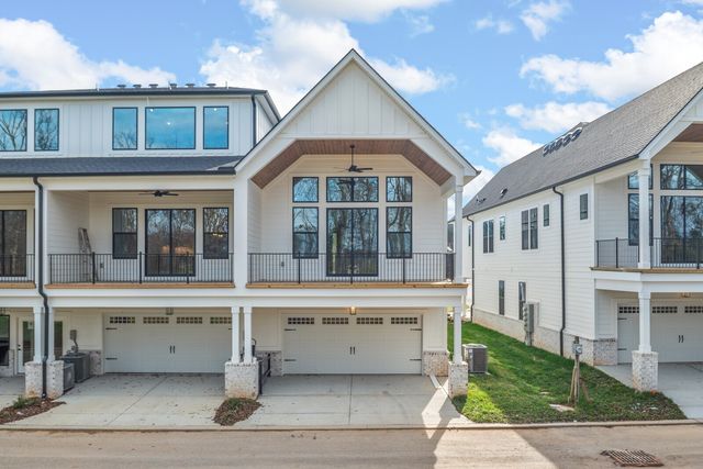 2060 Conductor Ln, Thompsons Station, TN 37179