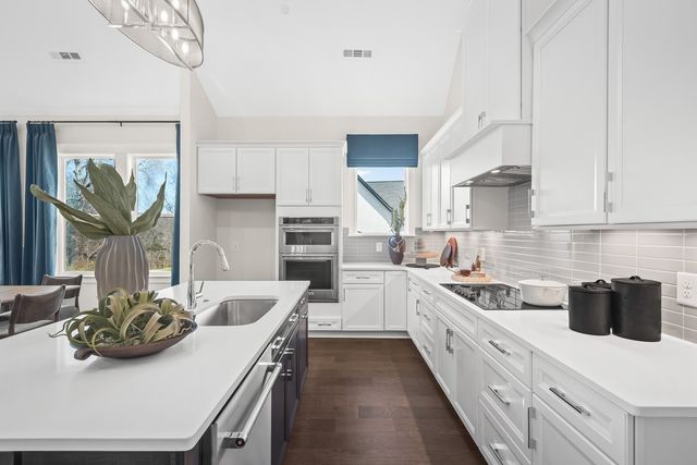 2060 Conductor Ln, Thompsons Station, TN 37179