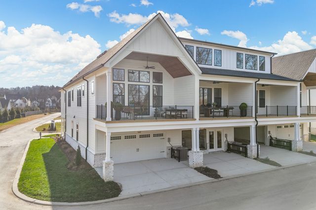 2060 Conductor Ln, Thompsons Station, TN 37179