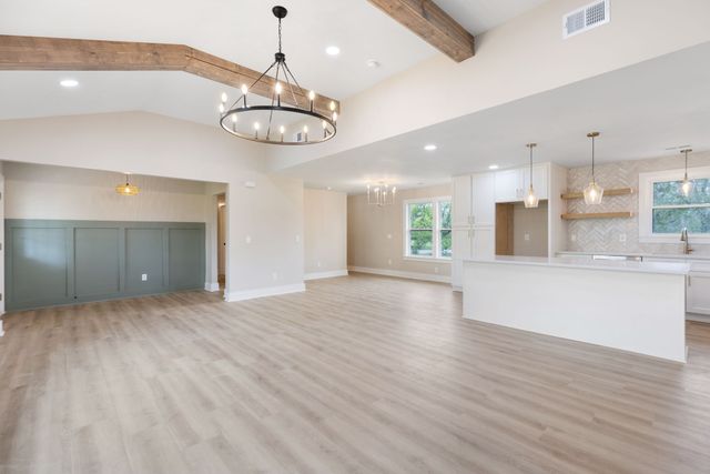 2194 Hampshire Pike, Columbia, TN 38401