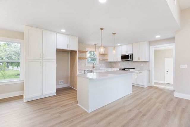 2194 Hampshire Pike, Columbia, TN 38401