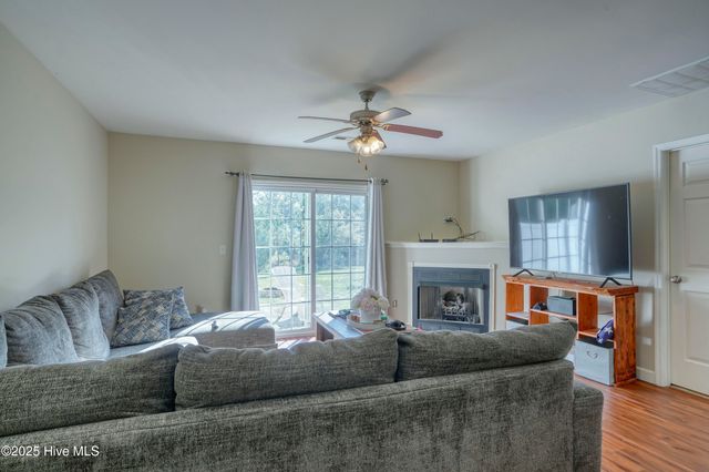 193 Pine Hollow Road, Holly Ridge, NC 28445