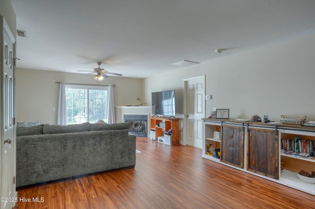 193 Pine Hollow Road, Holly Ridge, NC 28445
