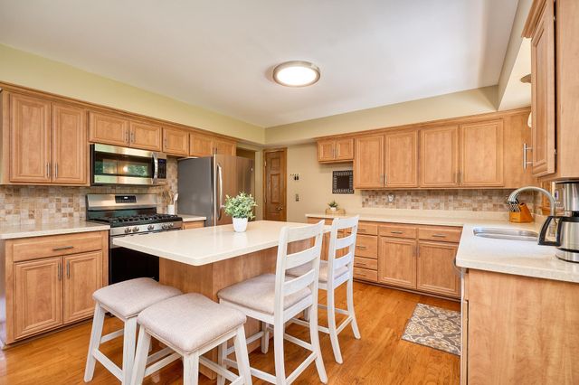 7941 60th Avenue N, New Hope, MN 55428