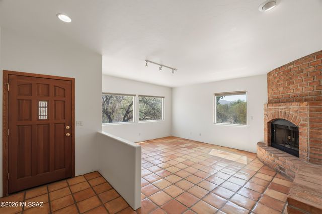 4972 N Siesta Drive, Tucson, AZ 85750