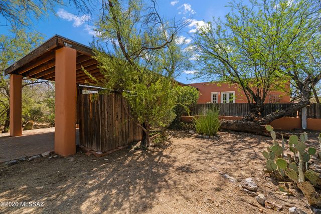 4972 N Siesta Drive, Tucson, AZ 85750