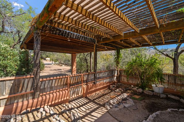 4972 N Siesta Drive, Tucson, AZ 85750