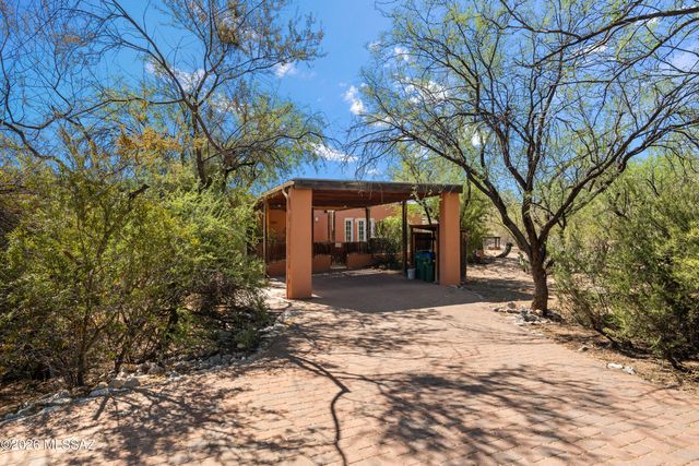 4972 N Siesta Drive, Tucson, AZ 85750