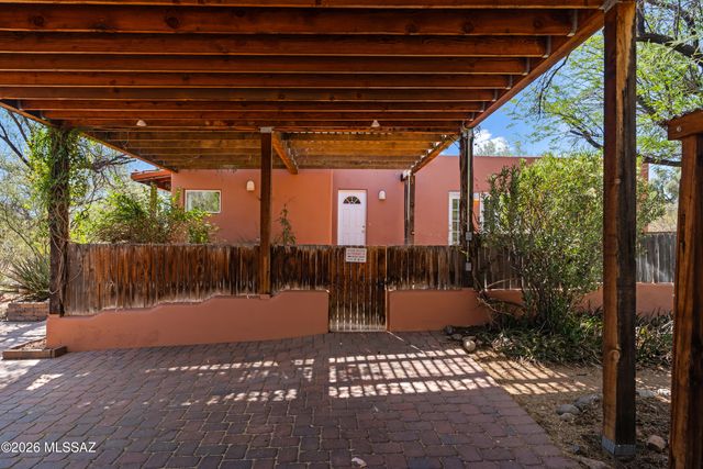 4972 N Siesta Drive, Tucson, AZ 85750