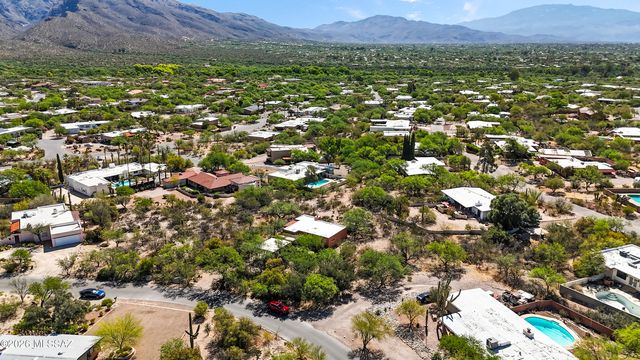 4972 N Siesta Drive, Tucson, AZ 85750