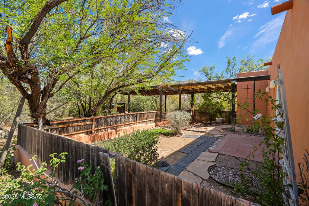 4972 N Siesta Drive, Tucson, AZ 85750