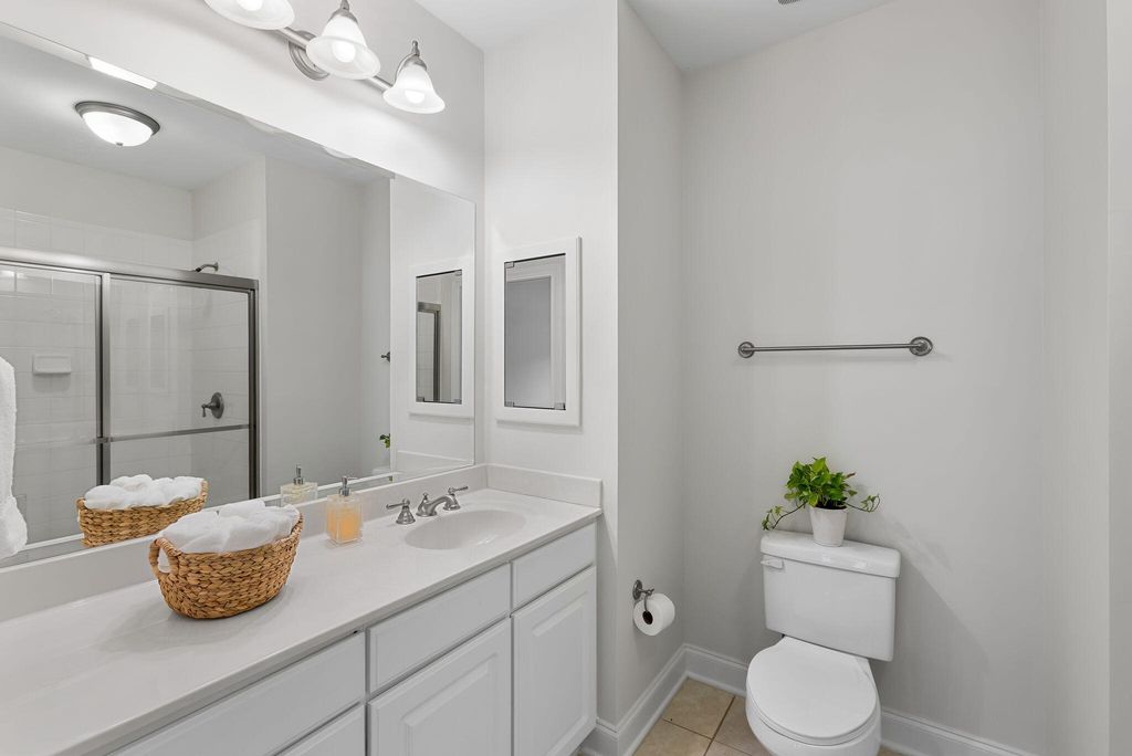 Image 12 of property listing at 1025 Riverland Woods Place 818, Charleston, SC 29412