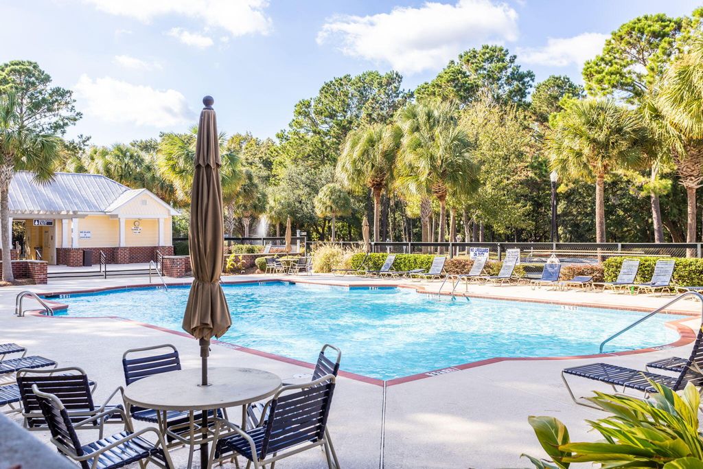 Image 19 of property listing at 1025 Riverland Woods Place 818, Charleston, SC 29412