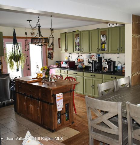 131 Sr 82, Hudson, NY 12534