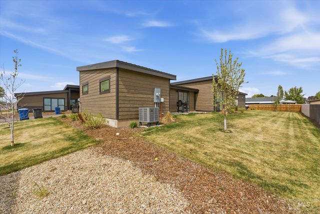362 W London St, Middleton, ID 83644