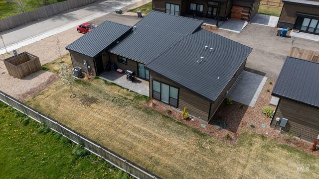 362 W London St, Middleton, ID 83644