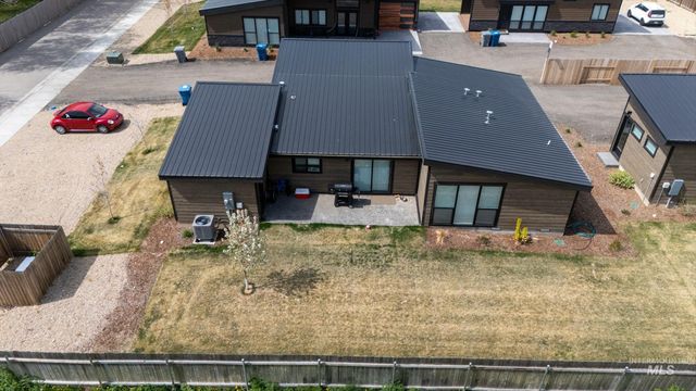 362 W London St, Middleton, ID 83644
