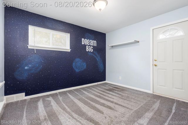 420 S Manitou Avenue, Clawson, MI 48017