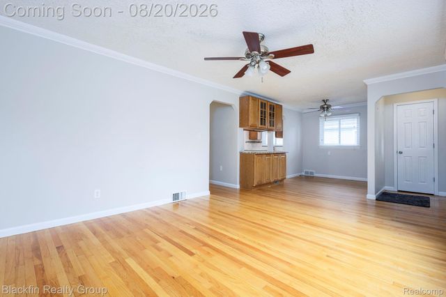 420 S Manitou Avenue, Clawson, MI 48017