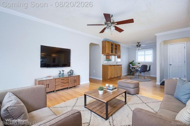 420 S Manitou Avenue, Clawson, MI 48017