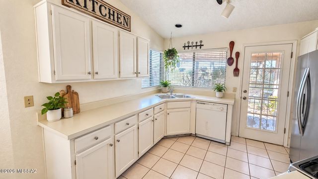 5818 S Mahan Drive, Tucson, AZ 85746