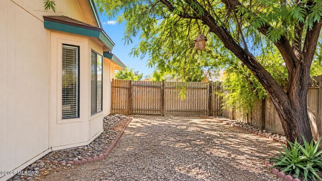 5818 S Mahan Drive, Tucson, AZ 85746