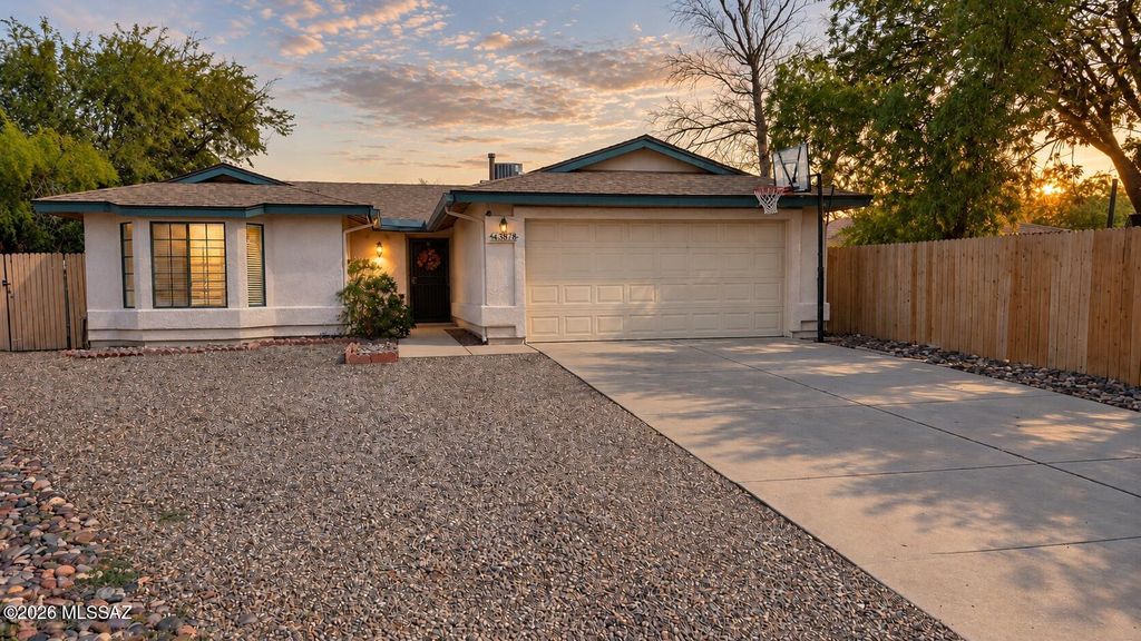 5818 S Mahan Drive, Tucson, AZ 85746
