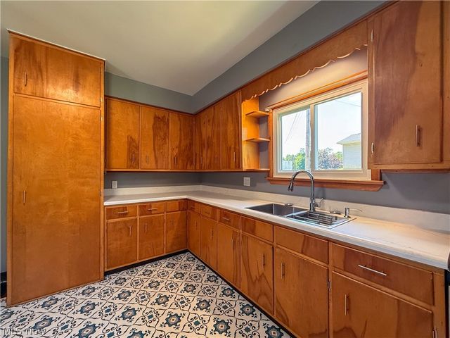323 S Huntington Street, Medina, OH 44256
