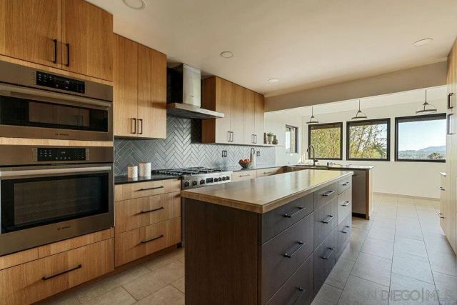 1091 Park Hill Terrace, Escondido, CA 92025