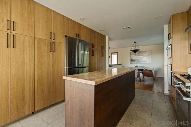 1091 Park Hill Terrace, Escondido, CA 92025