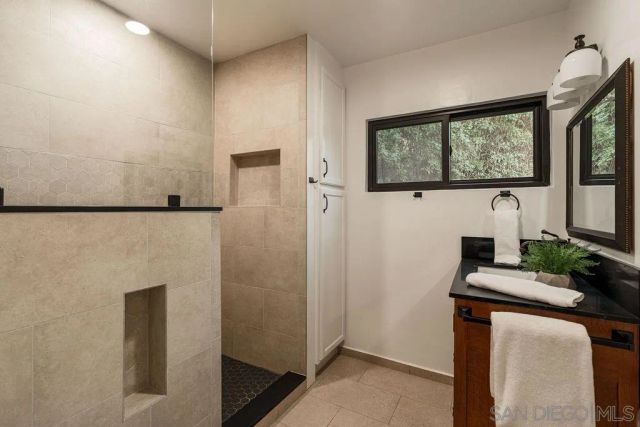 1091 Park Hill Terrace, Escondido, CA 92025