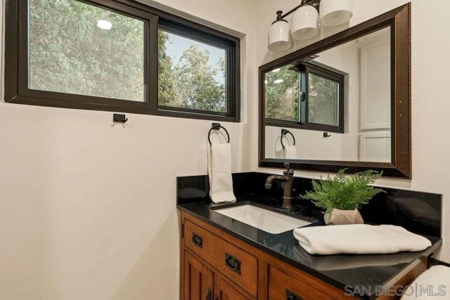 1091 Park Hill Terrace, Escondido, CA 92025