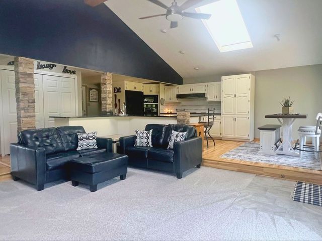 6735 NW Timberline Drive, Des Moines, IA 50313