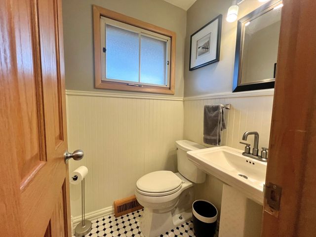 6735 NW Timberline Drive, Des Moines, IA 50313