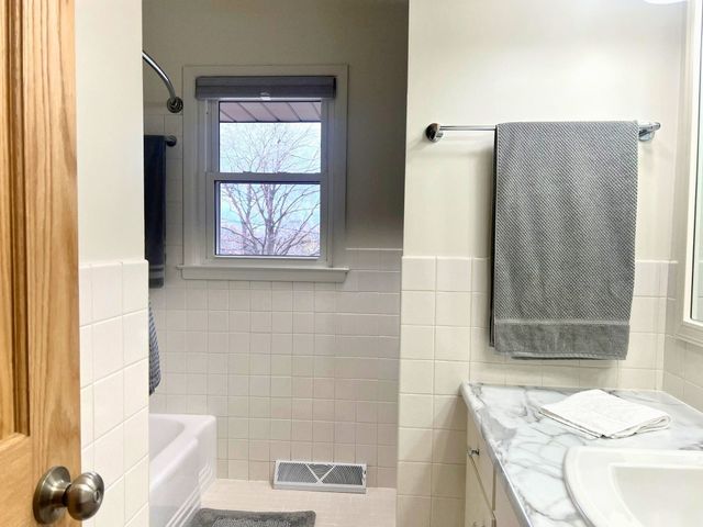 6735 NW Timberline Drive, Des Moines, IA 50313