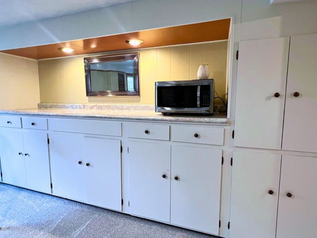 6735 NW Timberline Drive, Des Moines, IA 50313