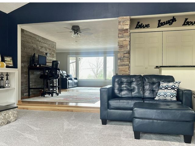 6735 NW Timberline Drive, Des Moines, IA 50313