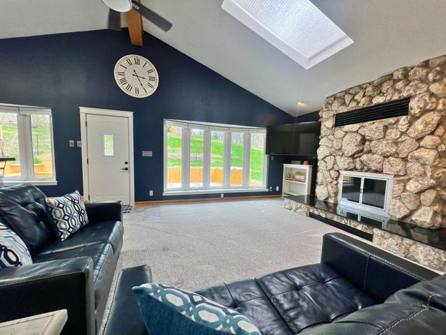 6735 NW Timberline Drive, Des Moines, IA 50313