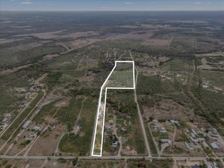 211 Caldwell RD, Dale, TX 78616
