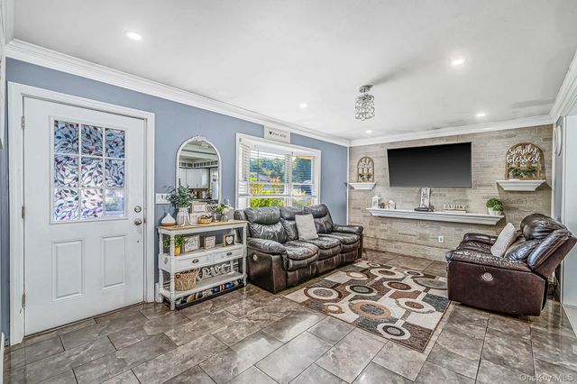 542 Agamemnon Avenue, Bellport, NY 11713