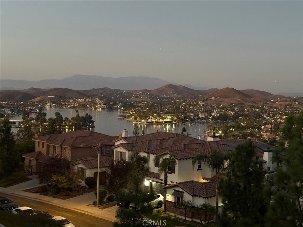 19 Plaza Lucerna, Lake Elsinore, CA 92532 — photo 2