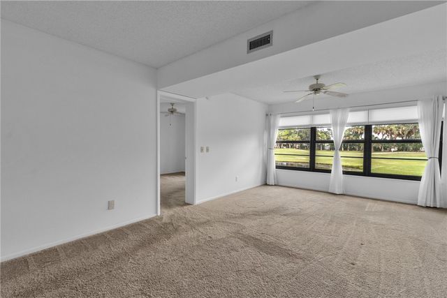 44 Plantation Drive 101, Vero Beach, FL 32966