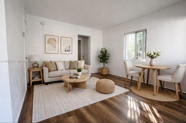 251 Hibiscus Dr 2, Miami Springs, FL 33166